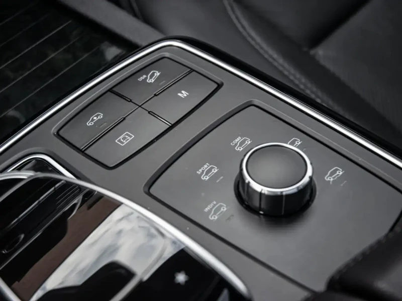 Mercedes-Benz GLS 500 AMG PACK* 360 КАМЕРА* PANORAMA* HARMAN* ЩОРИ* KEYL, снимка 8 - Автомобили и джипове - 52454240