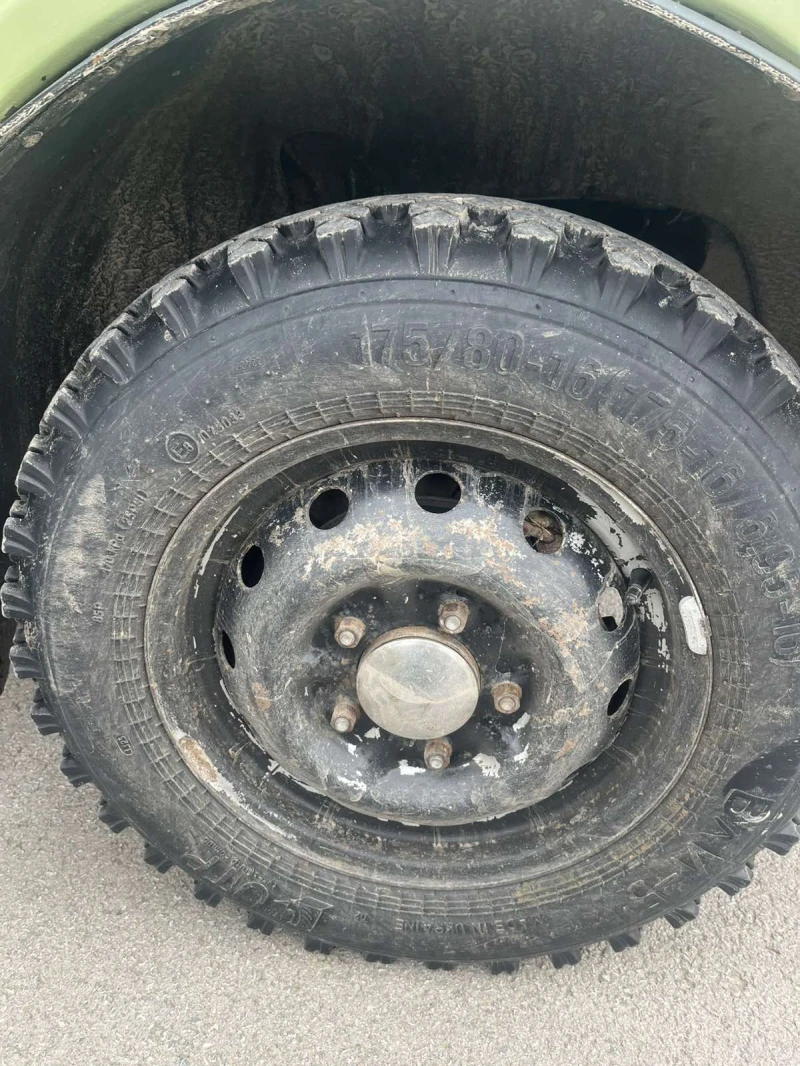 Lada Niva 1.7, снимка 9 - Автомобили и джипове - 53306239