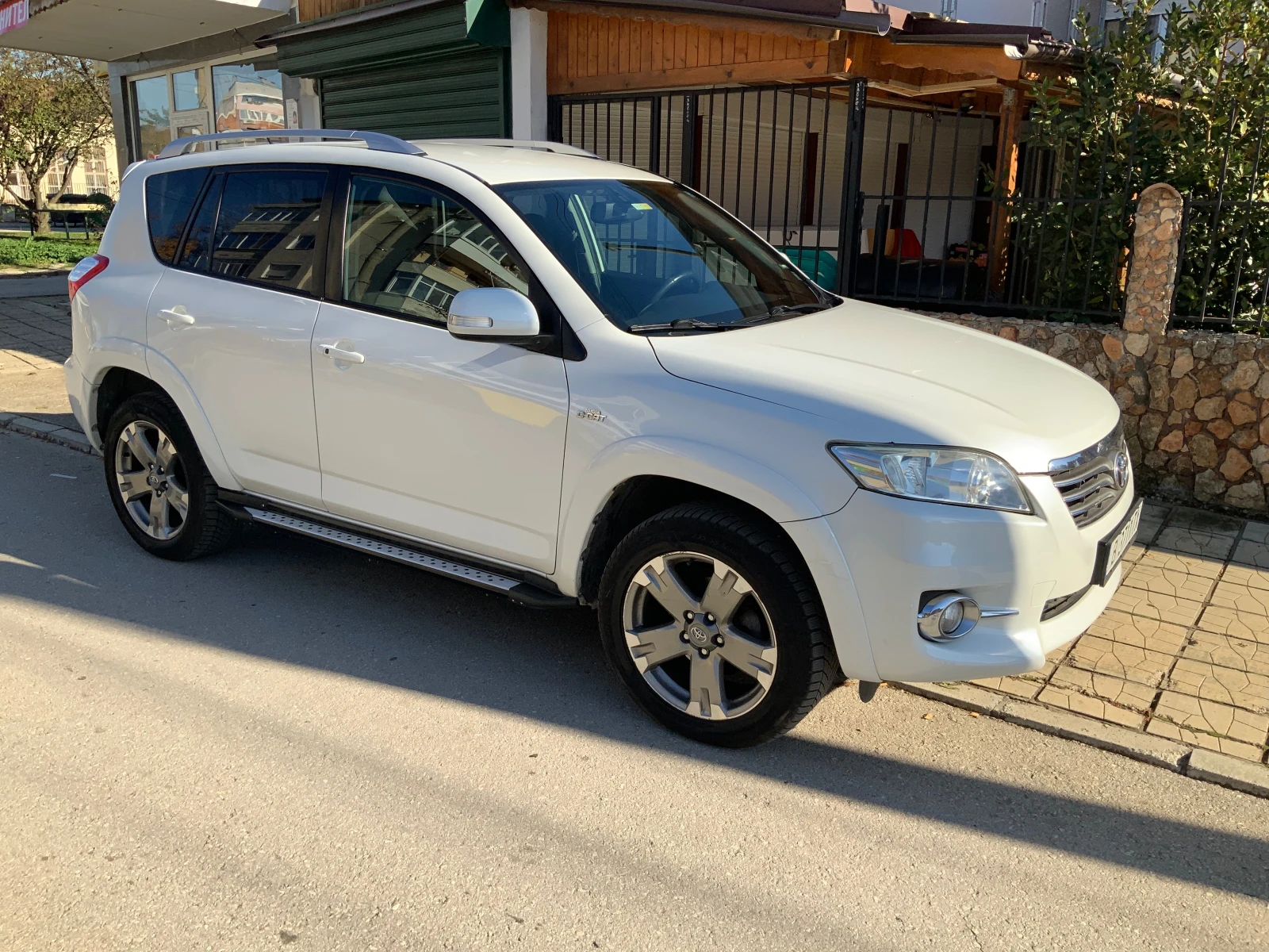 Toyota Rav4 2, 2 D4D Crossover - изображение 2