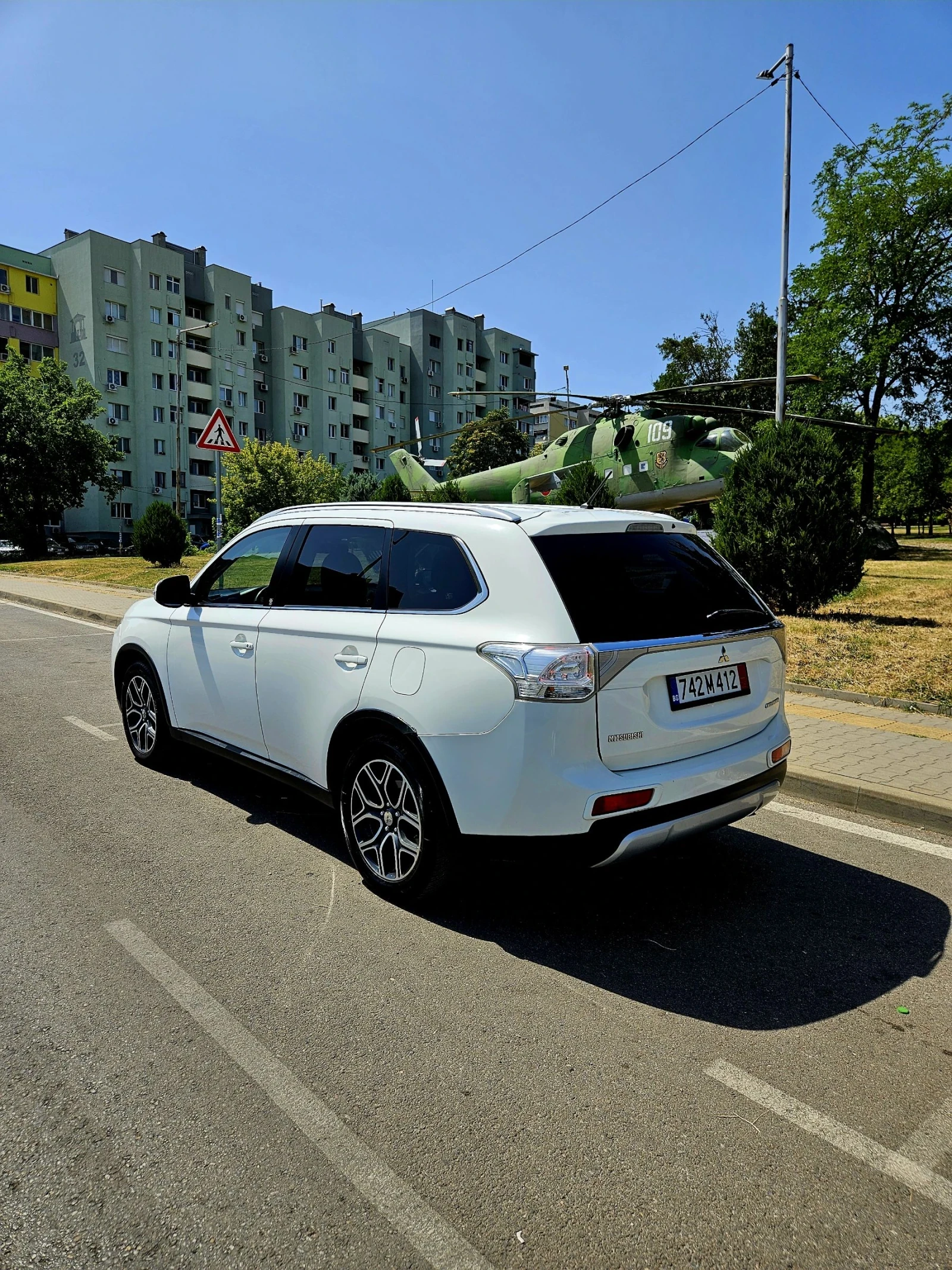 Mitsubishi Outlander 2.2 DI-D 4WD - изображение 4