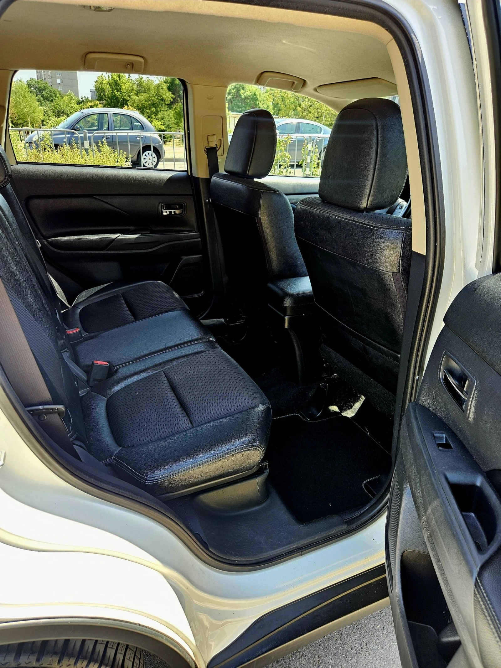 Mitsubishi Outlander 2.2 DI-D 4WD - изображение 9