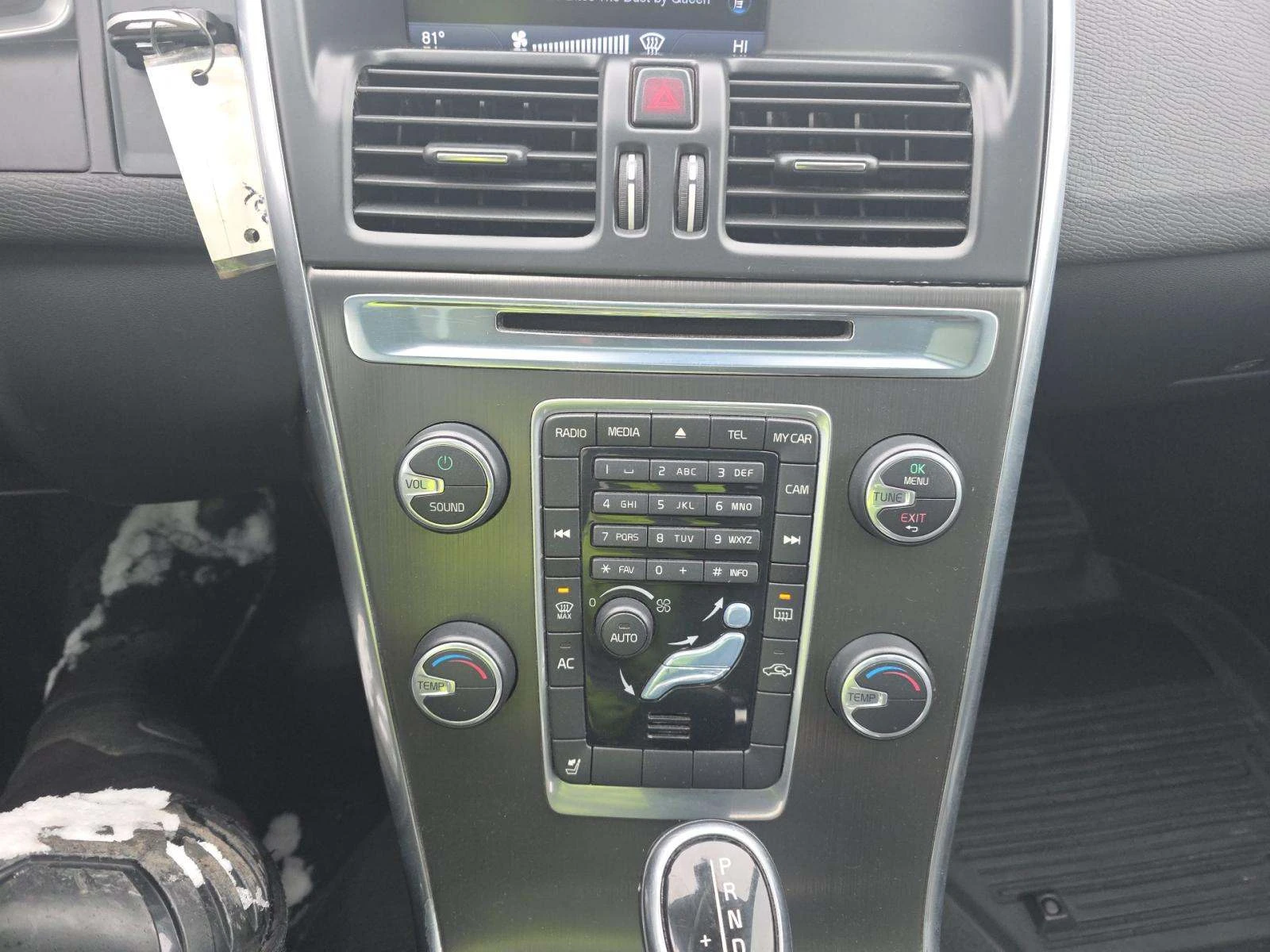 Volvo XC60 T6* ДИГИТАЛНО* ТАБЛО* ПОДГРЕВ* КАМЕРА* КЕЙЛЕС* , снимка 8 - Автомобили и джипове - 53802486