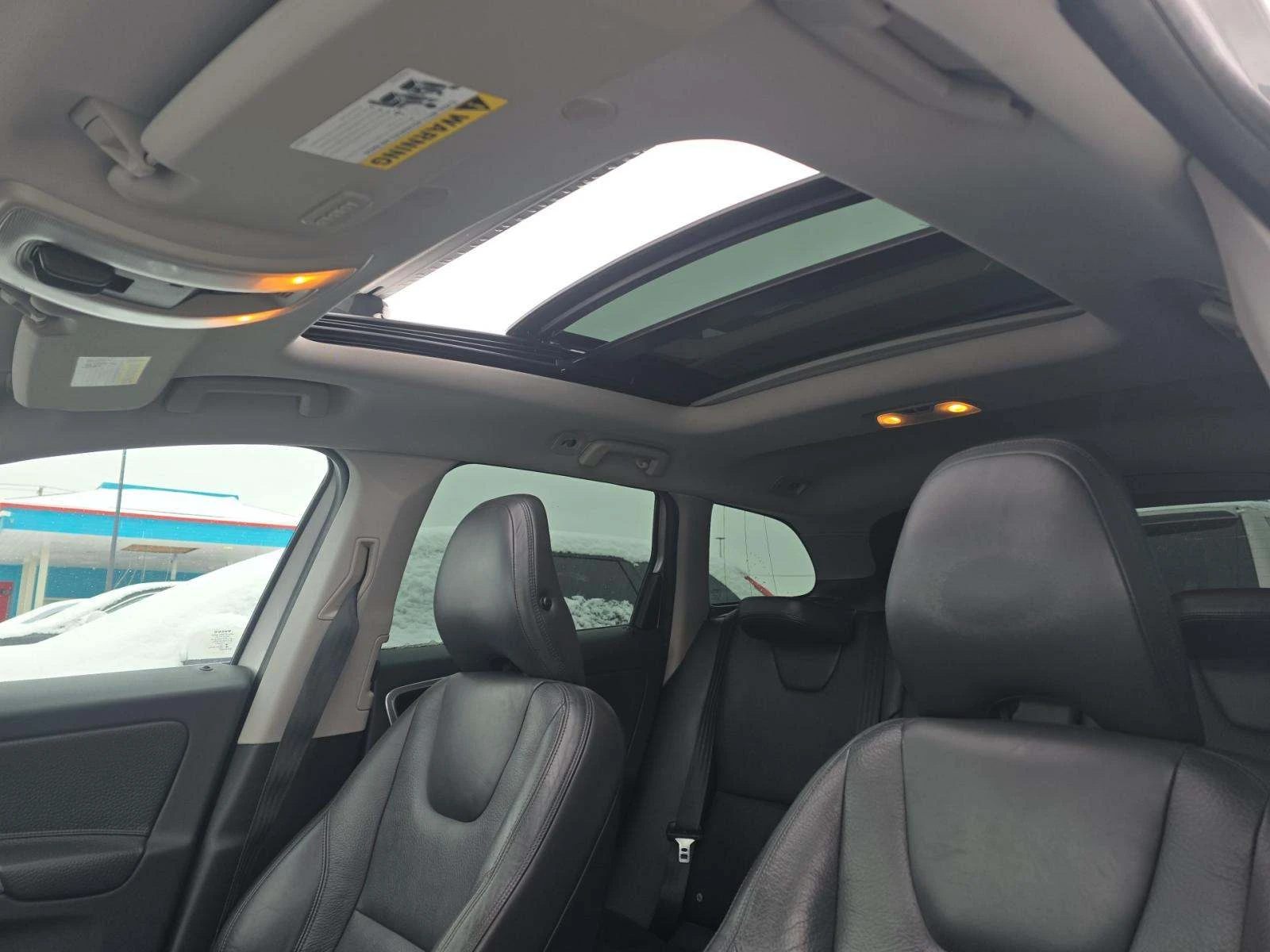 Volvo XC60 T6* ДИГИТАЛНО* ТАБЛО* ПОДГРЕВ* КАМЕРА* КЕЙЛЕС* , снимка 12 - Автомобили и джипове - 53802486