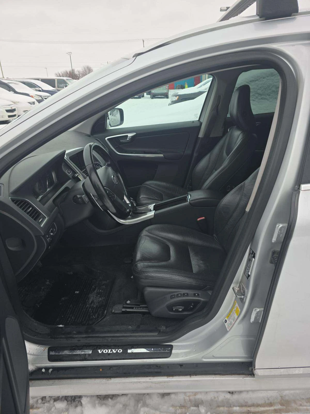 Volvo XC60 T6* ДИГИТАЛНО* ТАБЛО* ПОДГРЕВ* КАМЕРА* КЕЙЛЕС* , снимка 11 - Автомобили и джипове - 53802486