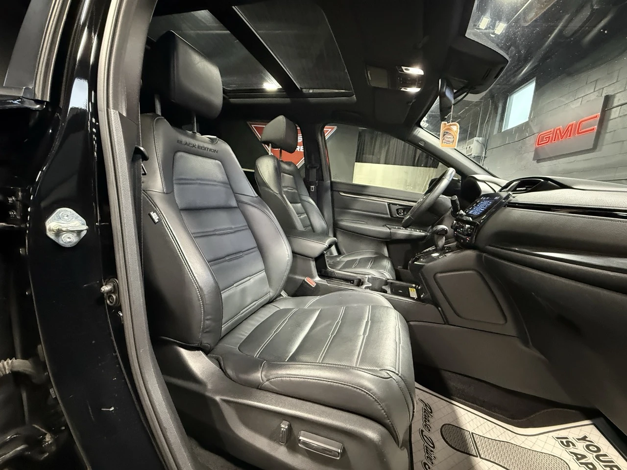 Honda Cr-v Black Edition AWD* Шибидах* Подгрев* Задна камера*, снимка 14 - Автомобили и джипове - 54073116