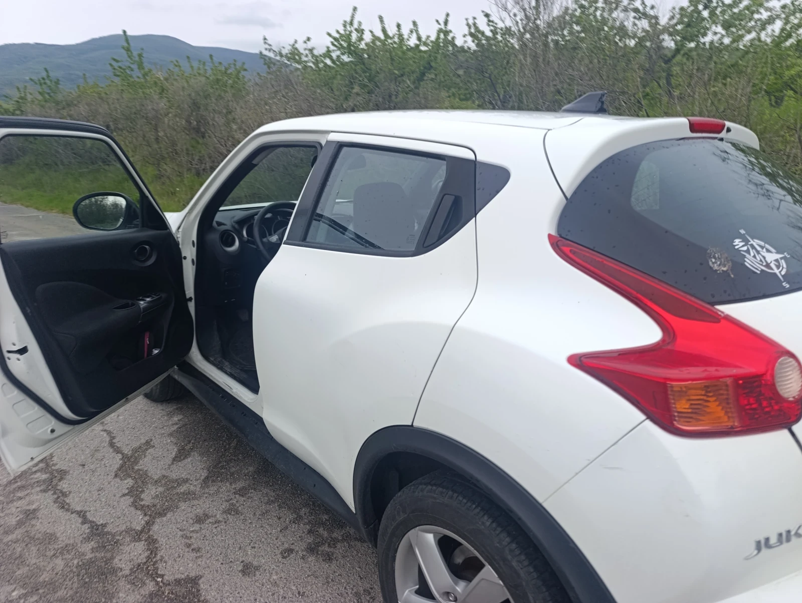 Nissan Juke, снимка 4 - Автомобили и джипове - 54279725