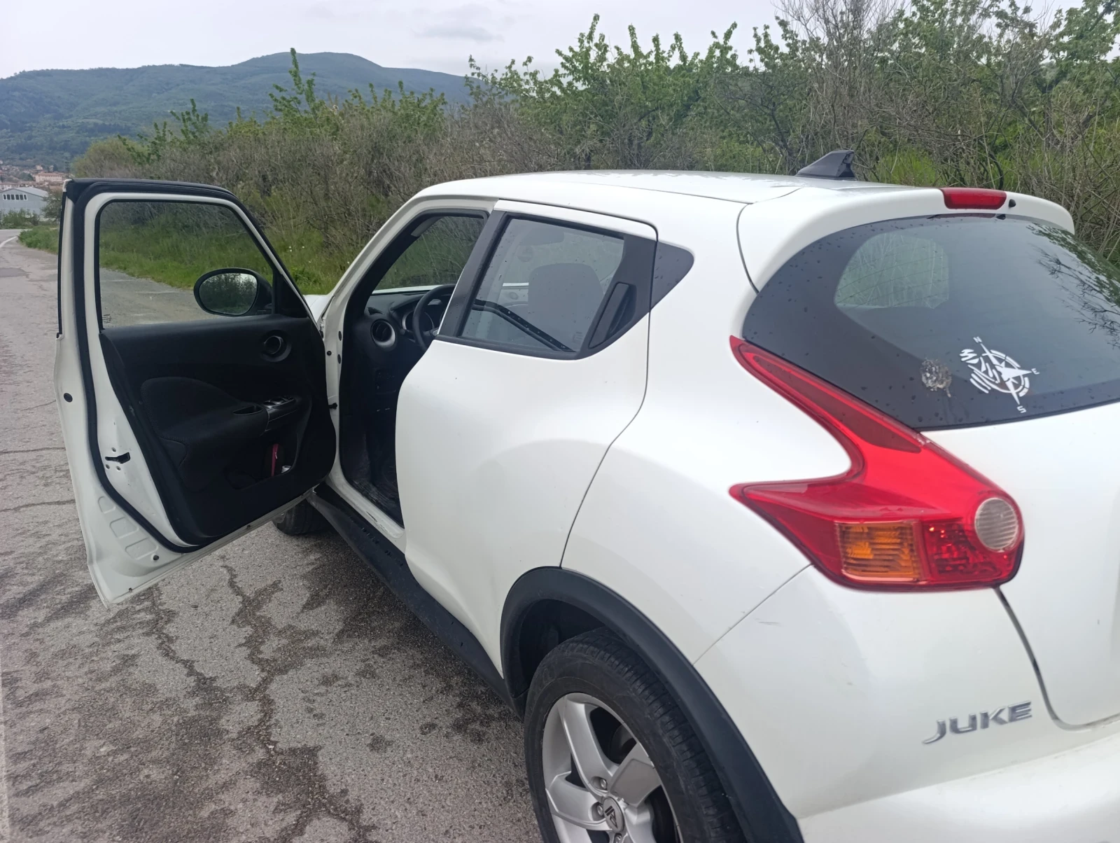 Nissan Juke, снимка 3 - Автомобили и джипове - 54279725