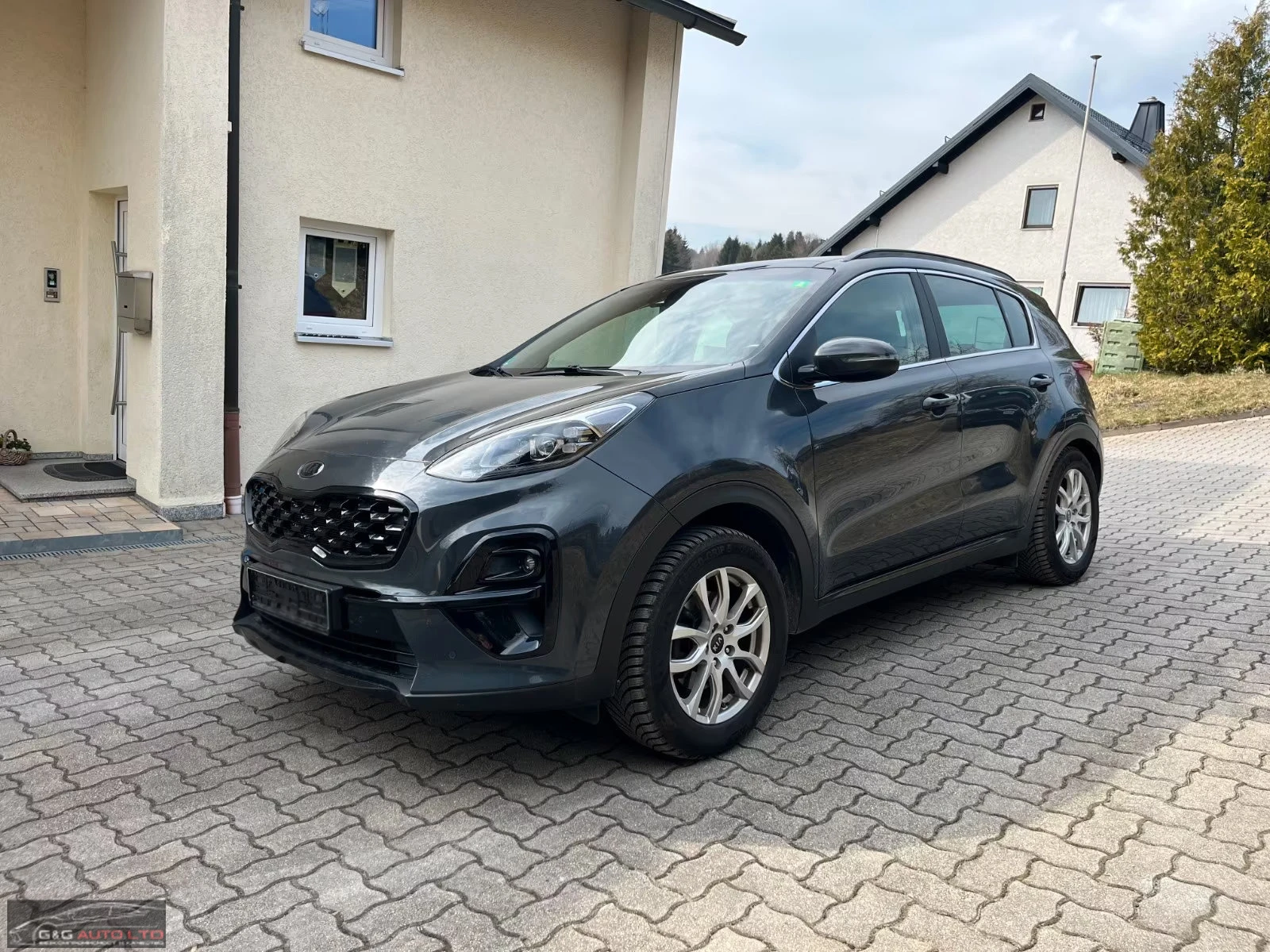 Kia Sportage 4WD/177HP/PANO/AHK/CAM/LED/NAVI/KLESS/587q