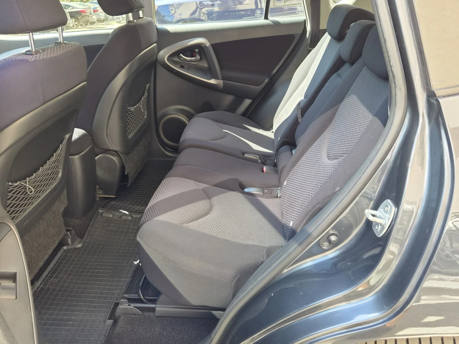 Toyota Rav4 2.0 vvti 4x4 euro 4, снимка 9 - Автомобили и джипове - 56021291