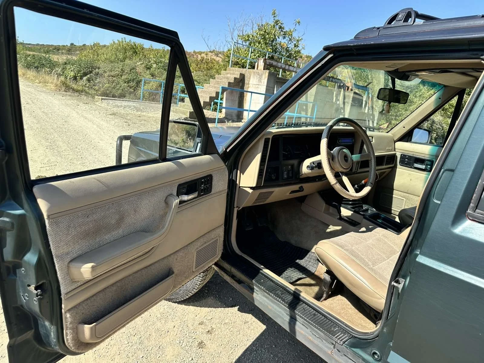 Jeep Cherokee, снимка 7 - Автомобили и джипове - 56193409