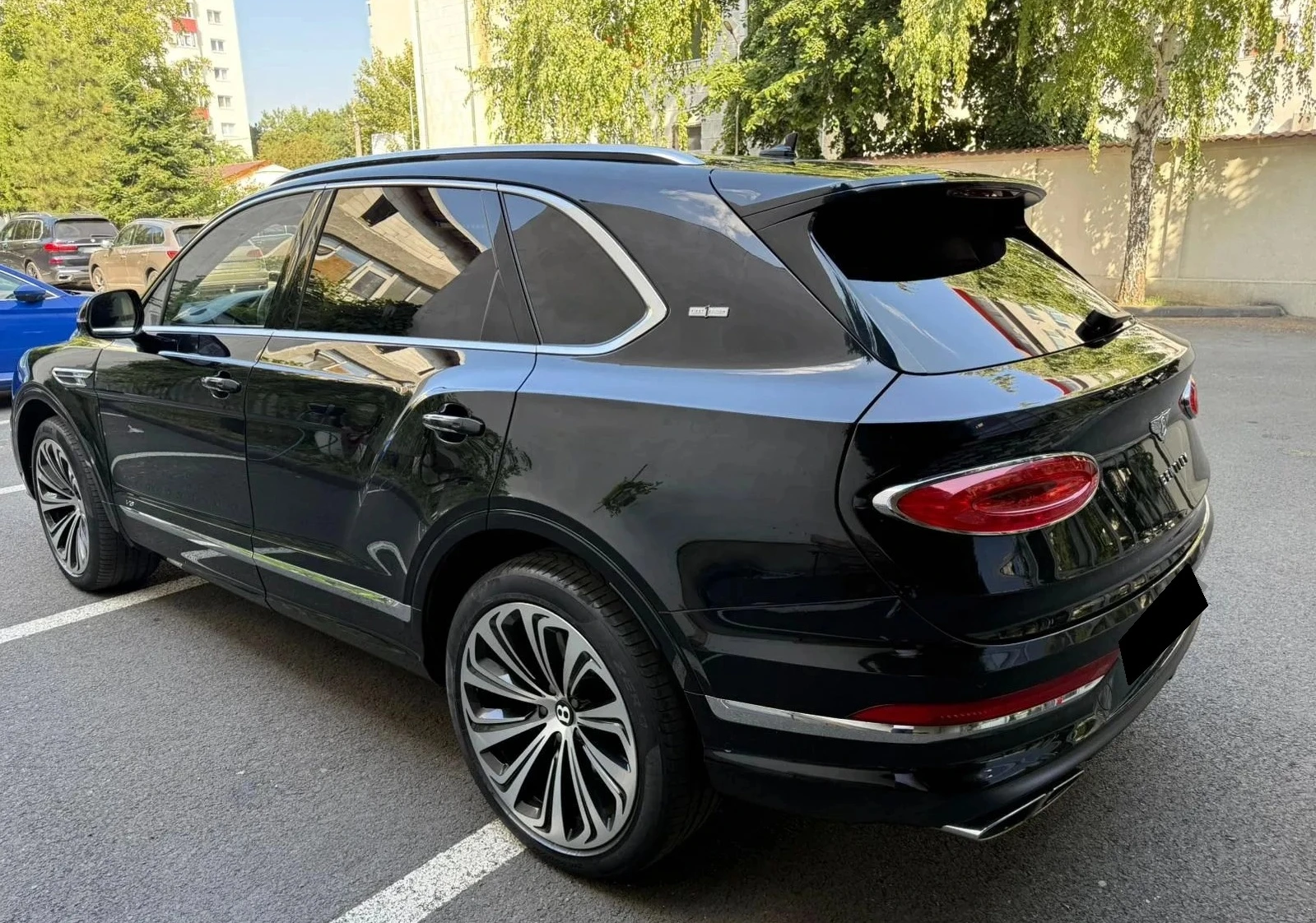 Bentley Bentayga 4.0 V8 AWD First Edition, снимка 3 - Автомобили и джипове - 56733277