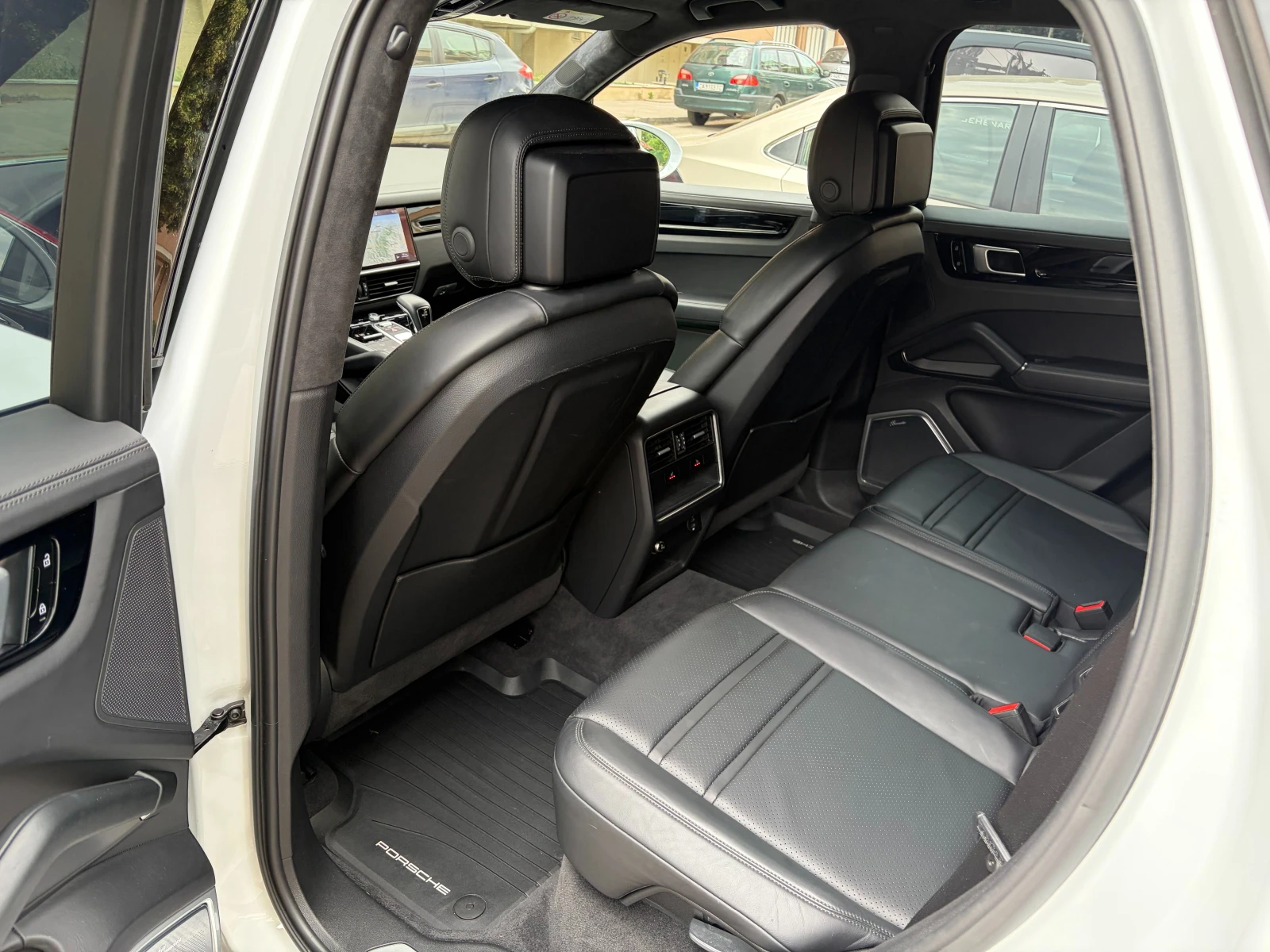 Porsche Cayenne Cayenne E-Hybrid PDLS+ Burmмасаж вент 360 PDCC PAS, снимка 8 - Автомобили и джипове - 56747080