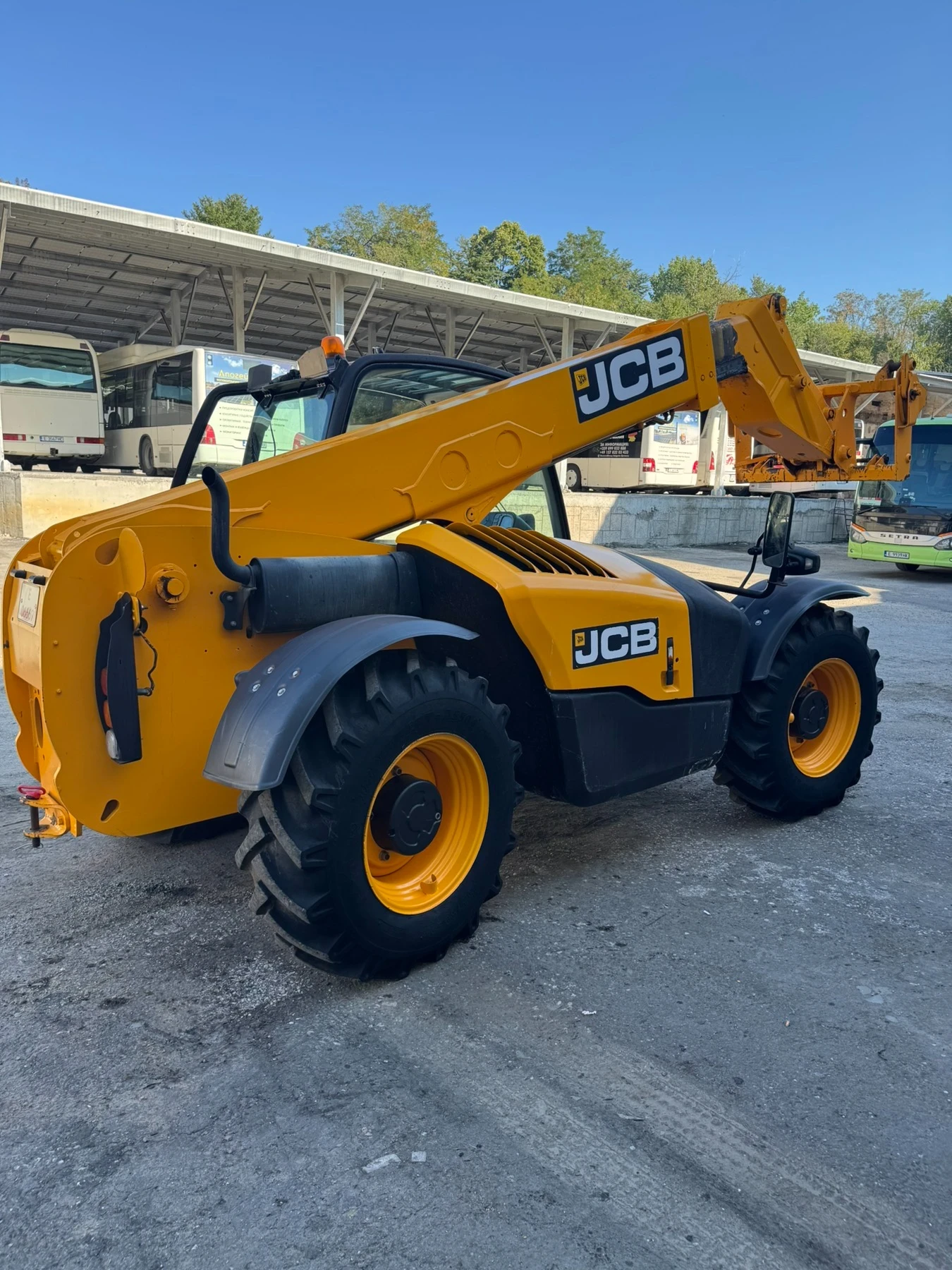 Телескопични товарачи JCB, снимка 2 - Индустриална техника - 55502653