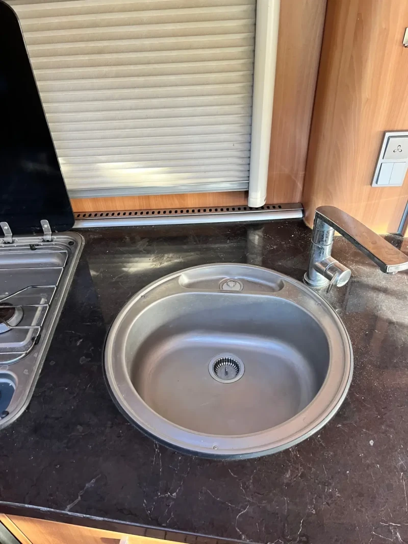 Каравана HYMER / ERIBA, снимка 12 - Каравани и кемпери - 52932946