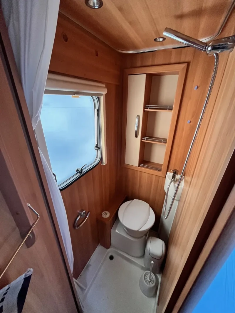Каравана HYMER / ERIBA, снимка 15 - Каравани и кемпери - 52932946