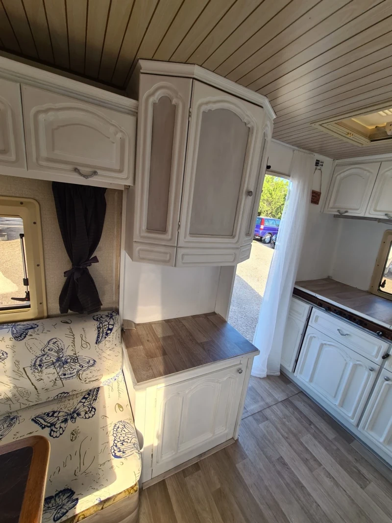 Каравана Hobby 400C, снимка 9 - Каравани и кемпери - 52512397