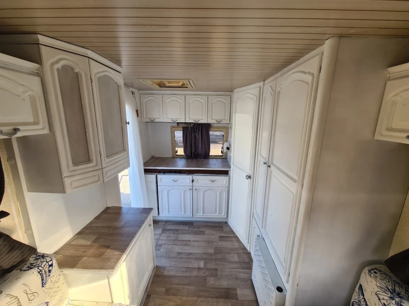 Каравана Hobby 400C, снимка 5 - Каравани и кемпери - 52512397