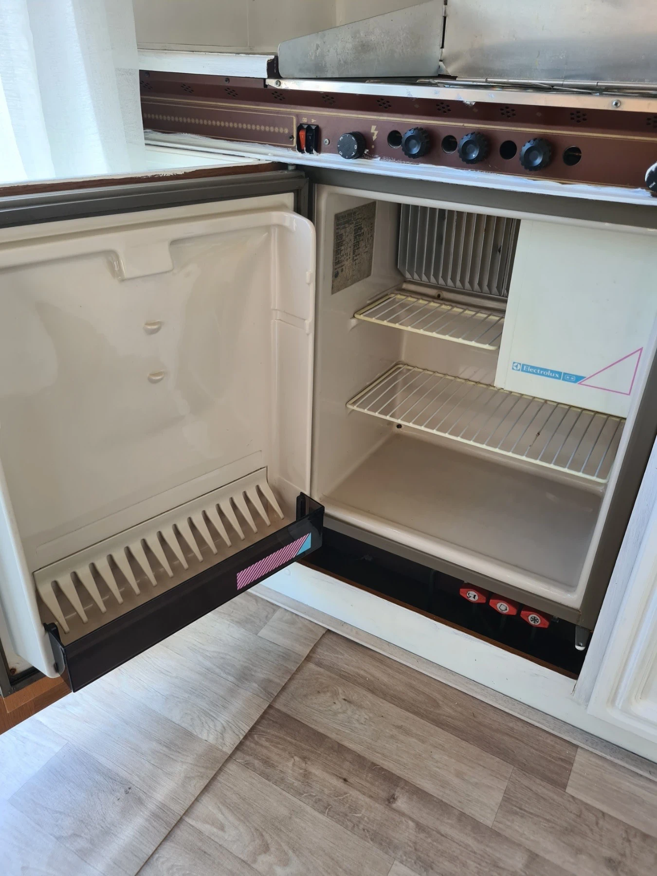  Hobby 400C | Mobile.bg   11