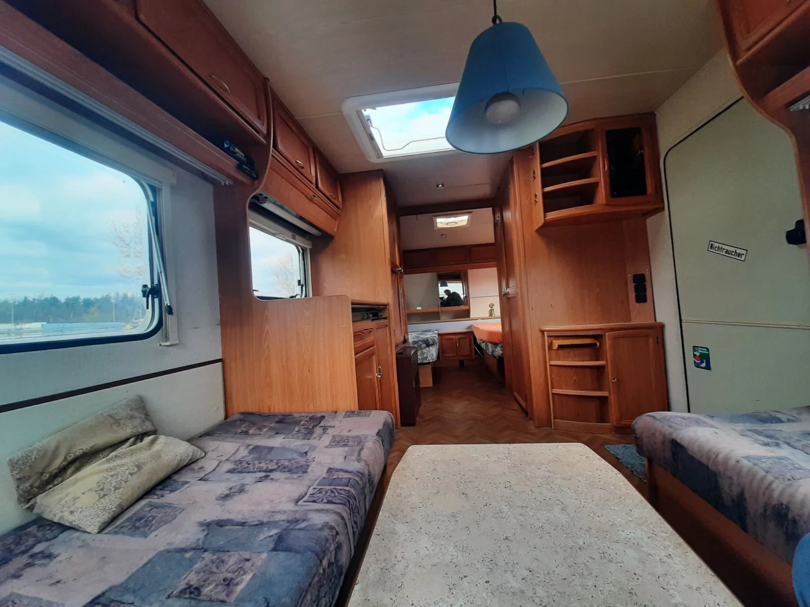 Каравана Wilk 7 метра на 2.50, снимка 6 - Каравани и кемпери - 54019769