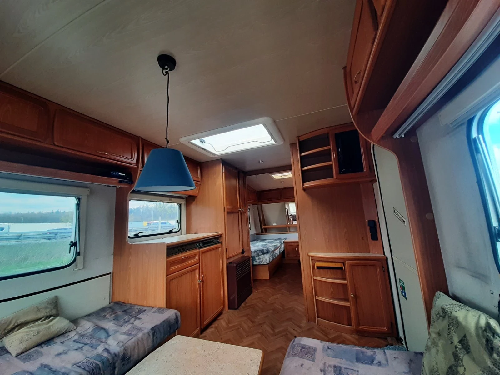 Каравана Wilk 7 метра на 2.50, снимка 9 - Каравани и кемпери - 54019769