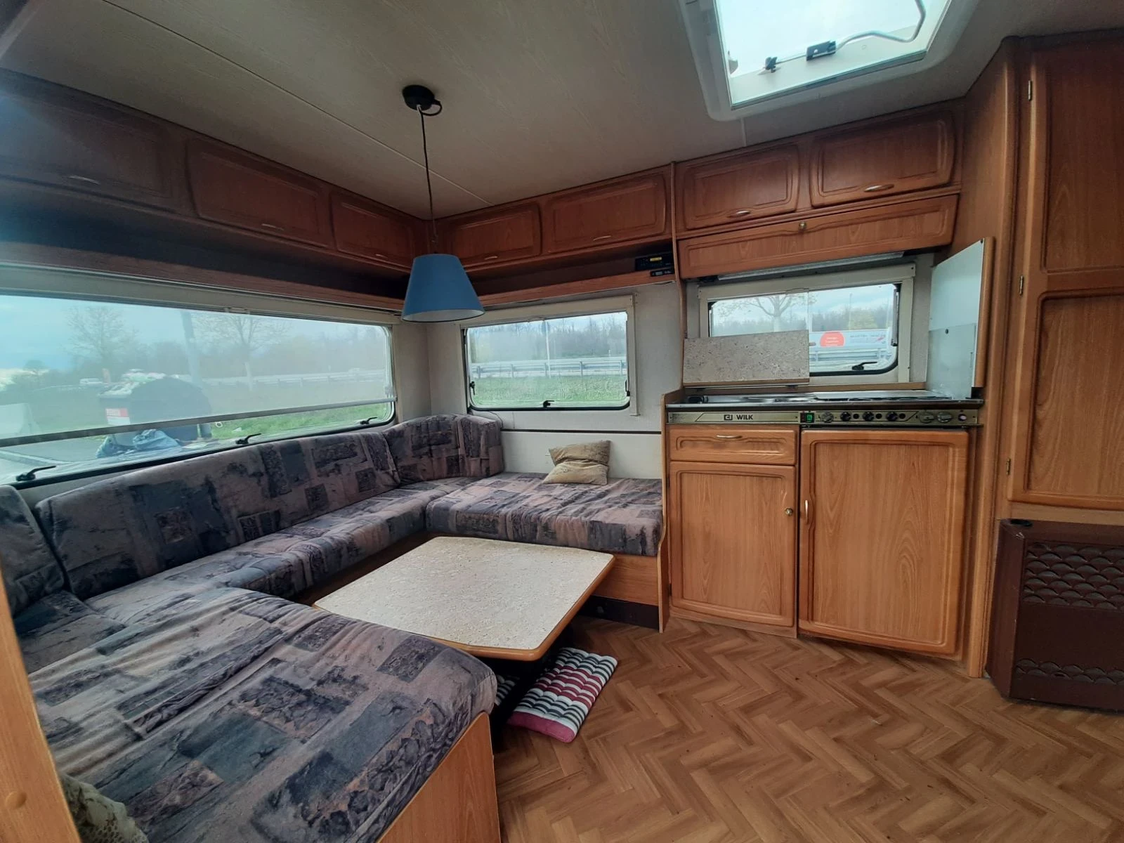 Каравана Wilk 7 метра на 2.50, снимка 8 - Каравани и кемпери - 54019769