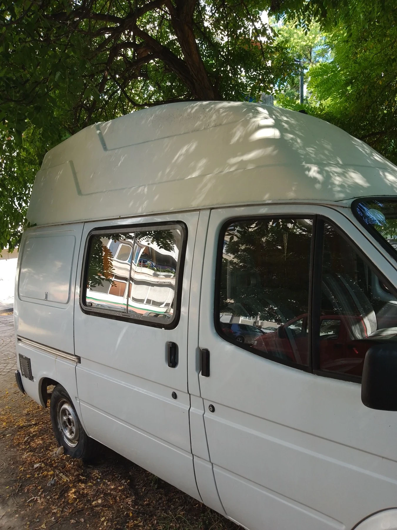 Кемпер Ford Transit, снимка 7 - Каравани и кемпери - 55581431