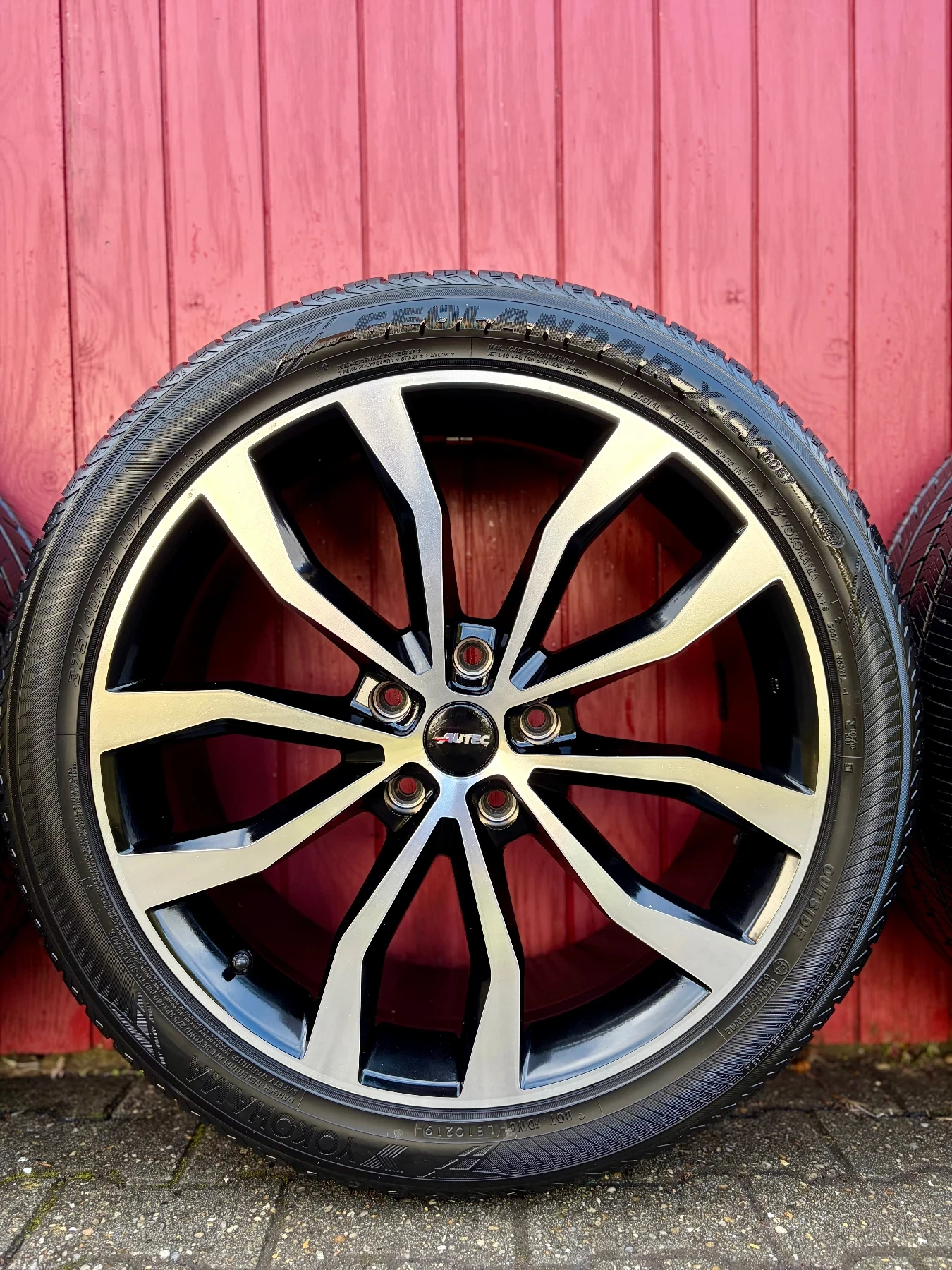 ���� � ������ 275/40R21 �� ����� | Mobile.bg � ����������� 17