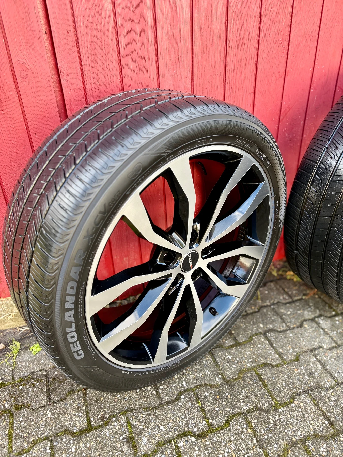 ���� � ������ 275/40R21 �� ����� | Mobile.bg � ����������� 4
