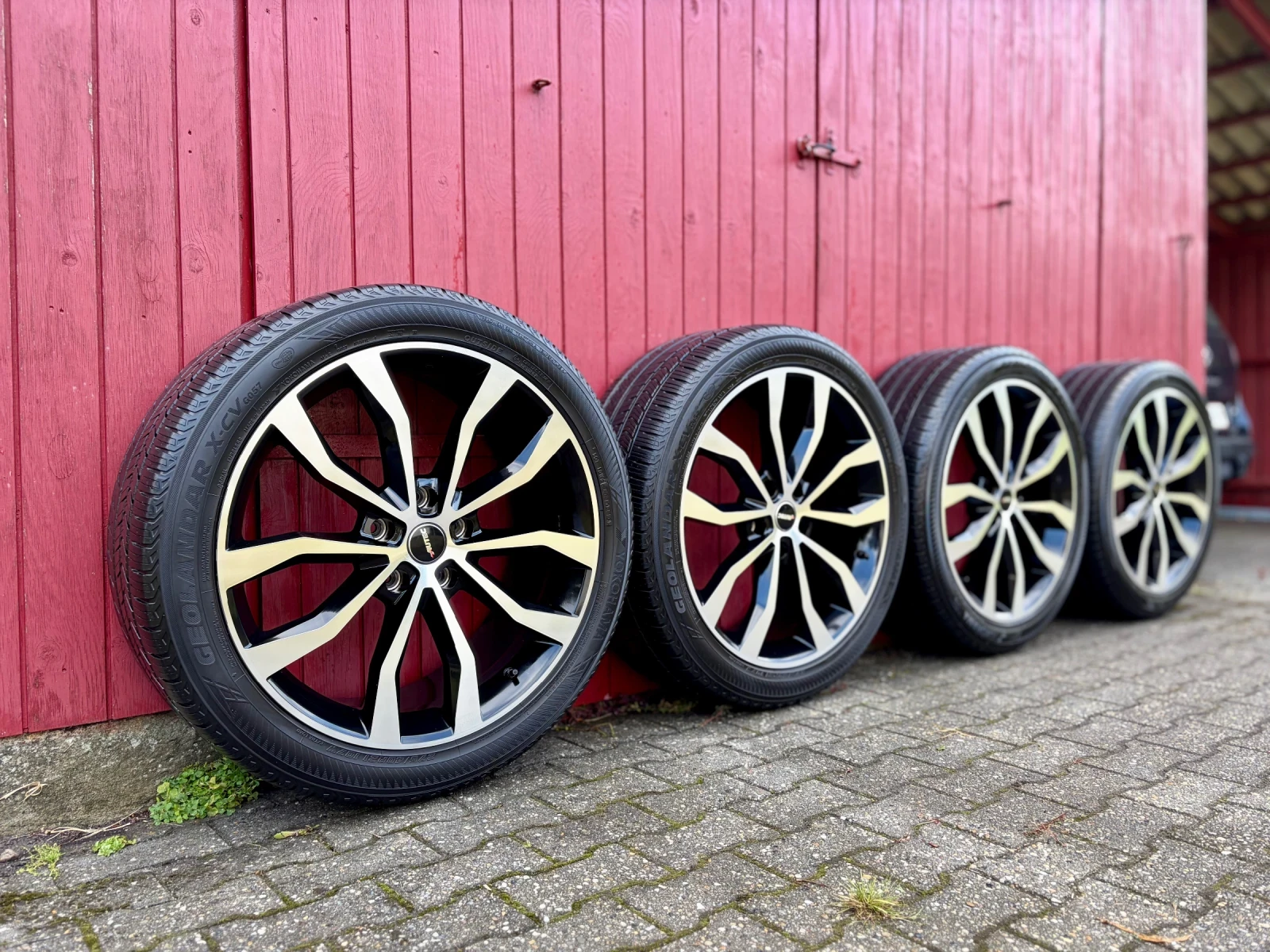 ���� � ������ 275/40R21 �� ����� | Mobile.bg � ����������� 2