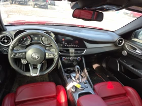 Alfa Romeo Giulia VELOCE/AWD/H&K/Distronic/RED Interior, снимка 8