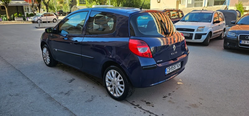 Renault Clio 1.2i 16v, снимка 4 - Автомобили и джипове - 47700210