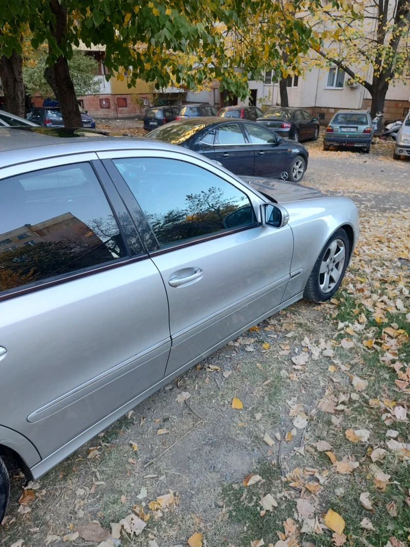 Mercedes-Benz E 270 CDI, снимка 3 - Автомобили и джипове - 48341407