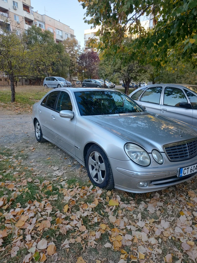 Mercedes-Benz E 270 CDI, снимка 2 - Автомобили и джипове - 48341407