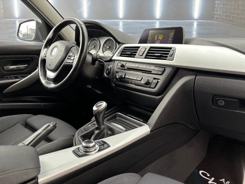 BMW 320 2.0D M-Sport , снимка 11 - Автомобили и джипове - 50613667