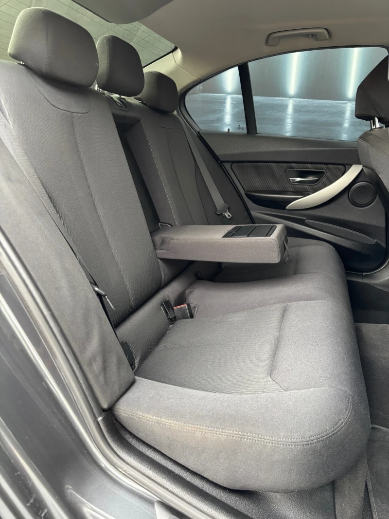 BMW 320 2.0D M-Sport , снимка 13 - Автомобили и джипове - 50613667