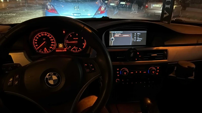 BMW 320, снимка 8 - Автомобили и джипове - 53079242