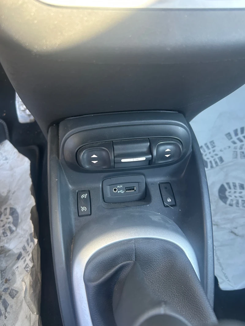 Renault Wind 1.2, снимка 11 - Автомобили и джипове - 53179483