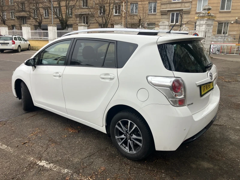 Toyota Verso 1.8/147к.с., снимка 4 - Автомобили и джипове - 53218431