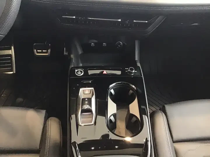 Audi A6 e-tron quattro  S-Line Black Package, снимка 14 - Автомобили и джипове - 54888428