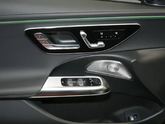 Mercedes-Benz E 450 d 4Matic = AMG Line = Premium Гаранция, снимка 3 - Автомобили и джипове - 55298693