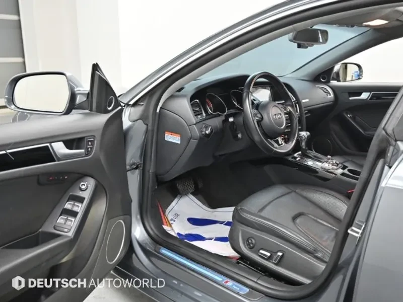 Audi A5 2.0 TDI Quattro - САМО 30% АВАНС, снимка 11 - Автомобили и джипове - 56003353