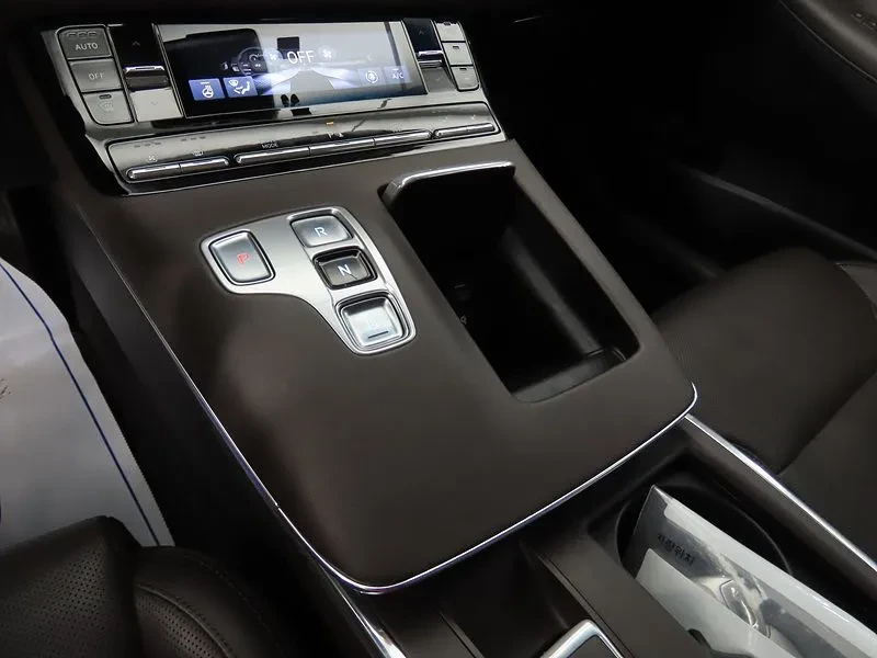 Hyundai Grandeur, снимка 9 - Автомобили и джипове - 56306586
