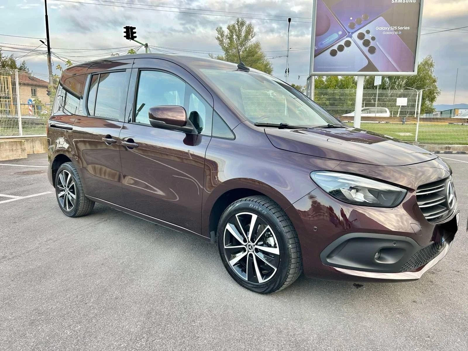 Mercedes-Benz T-класа T180D, снимка 1