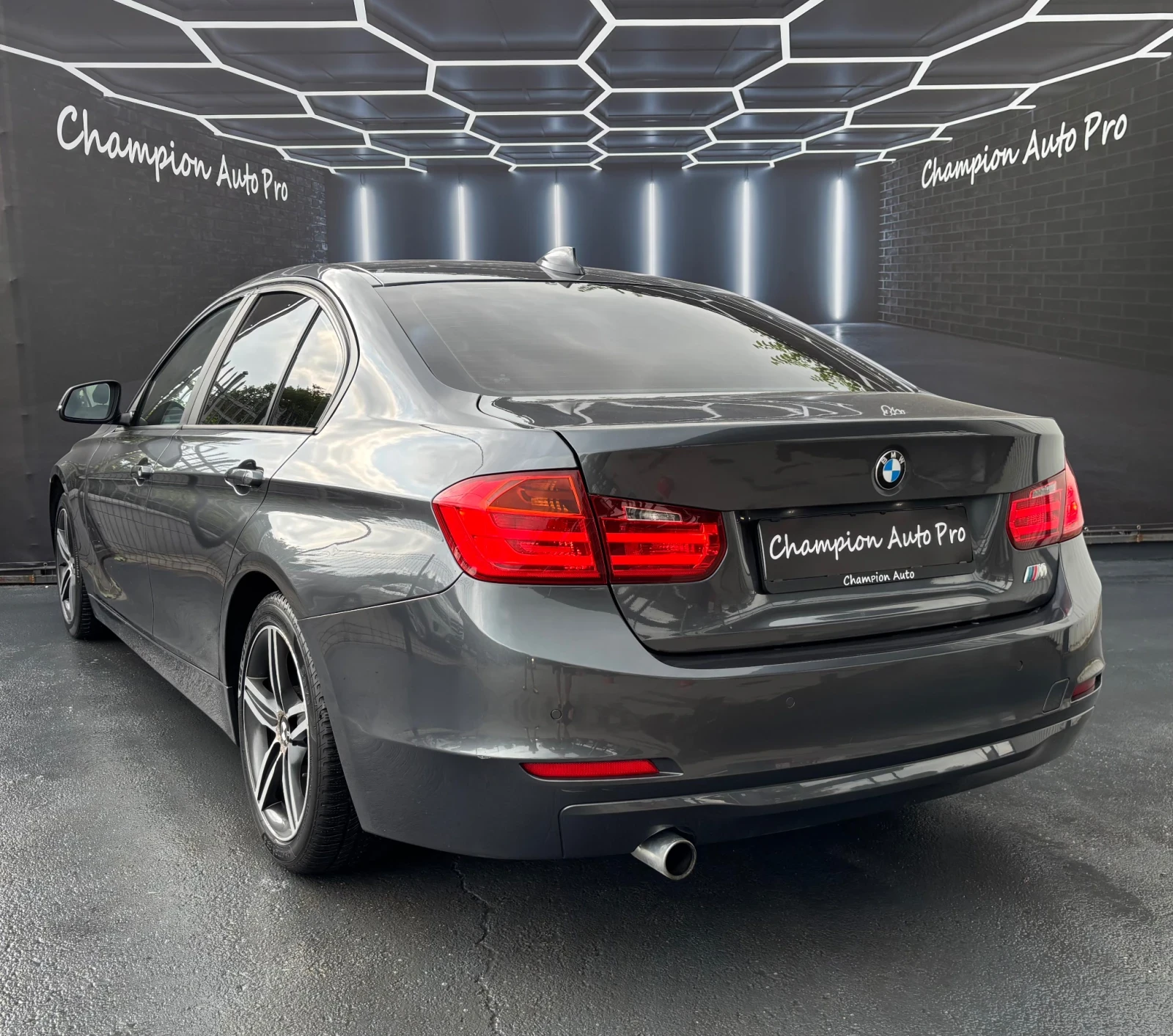 BMW 320 2.0D M-Sport  - изображение 4