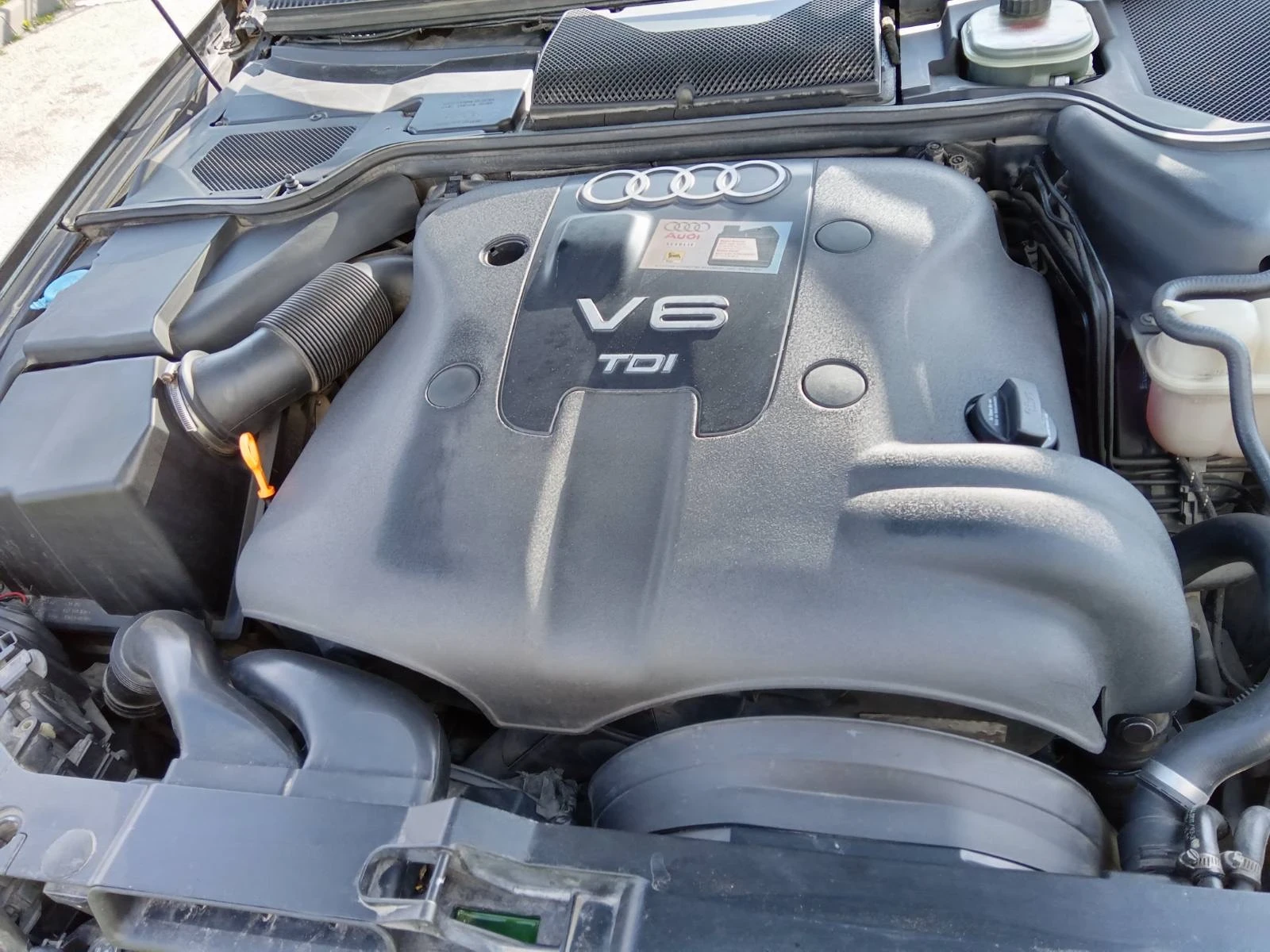 Audi A8 2, 5 TDI V6 - изображение 2