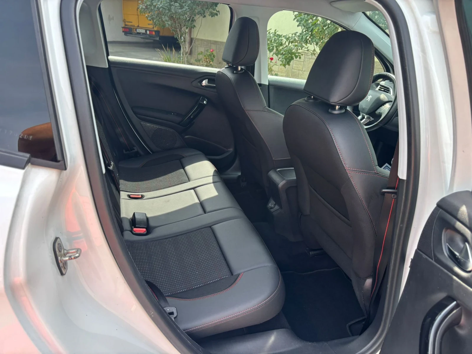 Peugeot 2008 1.6 HDi 120CH GT Line  - изображение 8