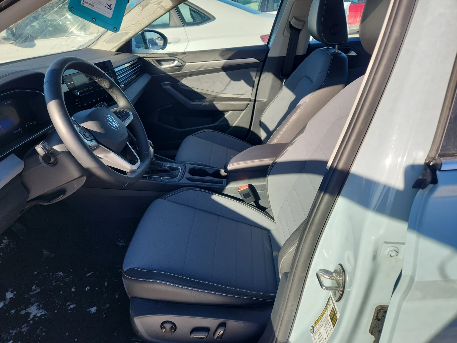 VW Jetta 1.5L| CARFAX| ��������| 6872km! | Mobile.bg � ����������� 4