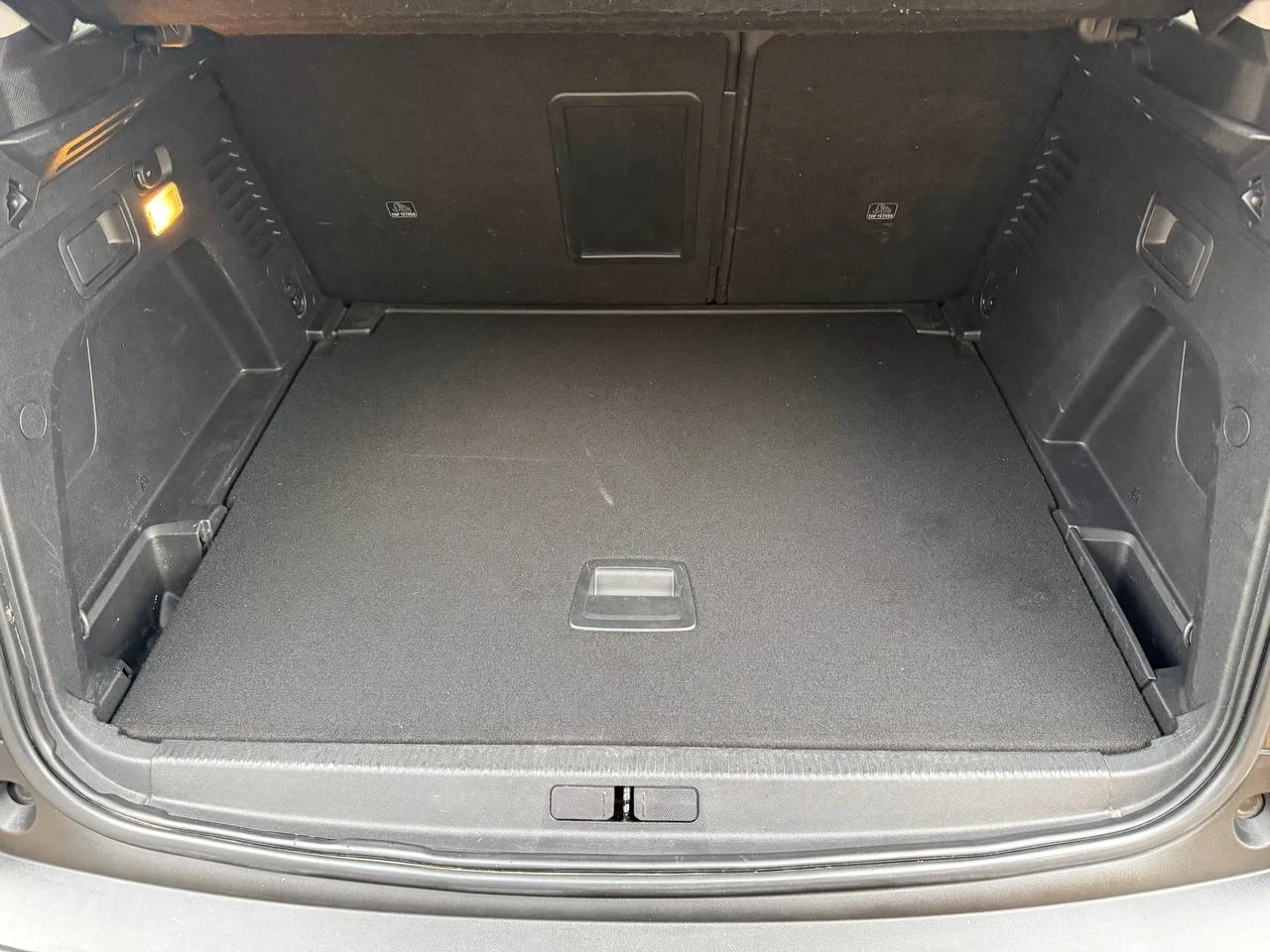 Peugeot 3008 Allure Camera , снимка 17 - Автомобили и джипове - 53712613