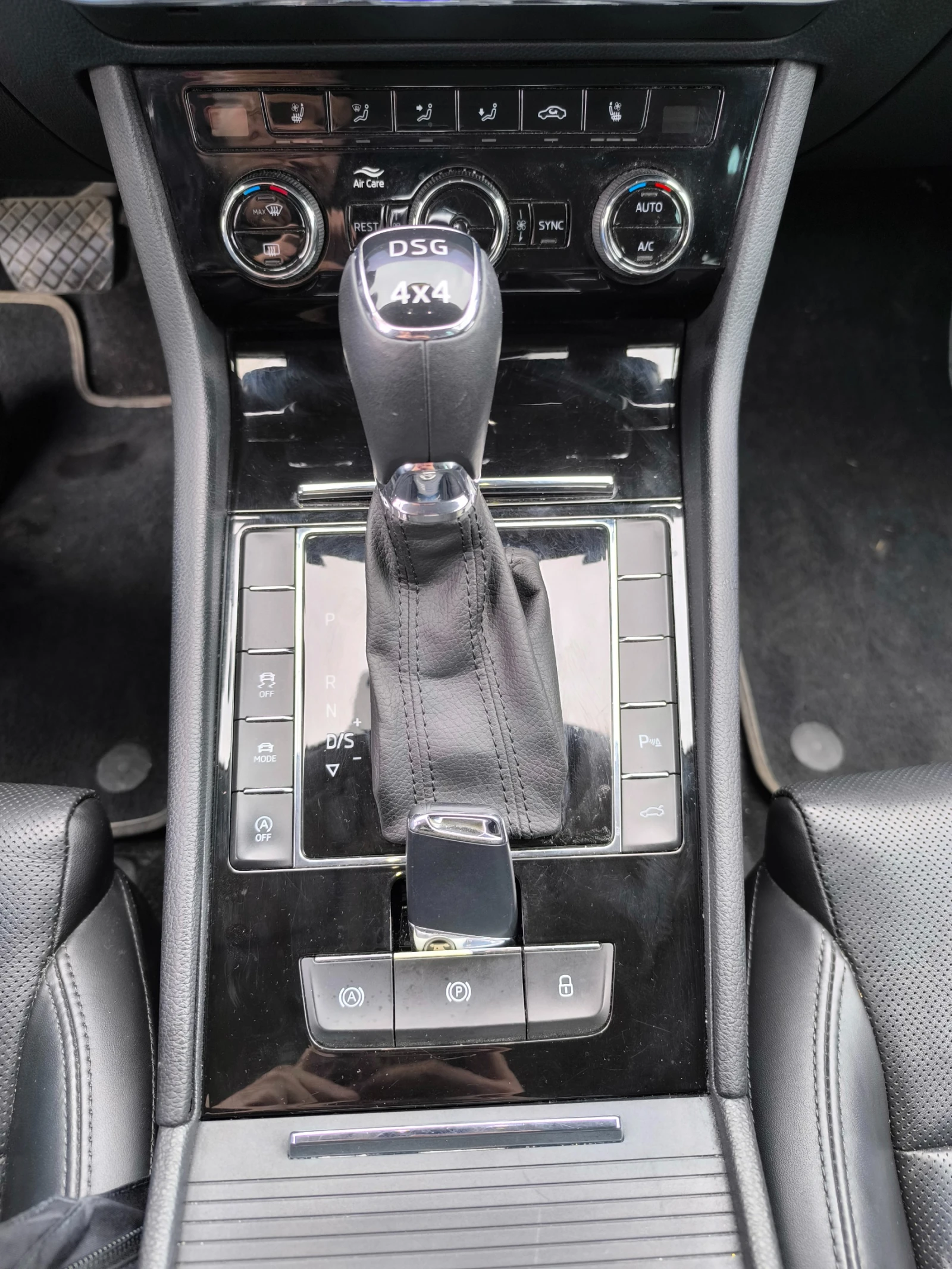 Skoda Superb L&K, снимка 10 - Автомобили и джипове - 54091301