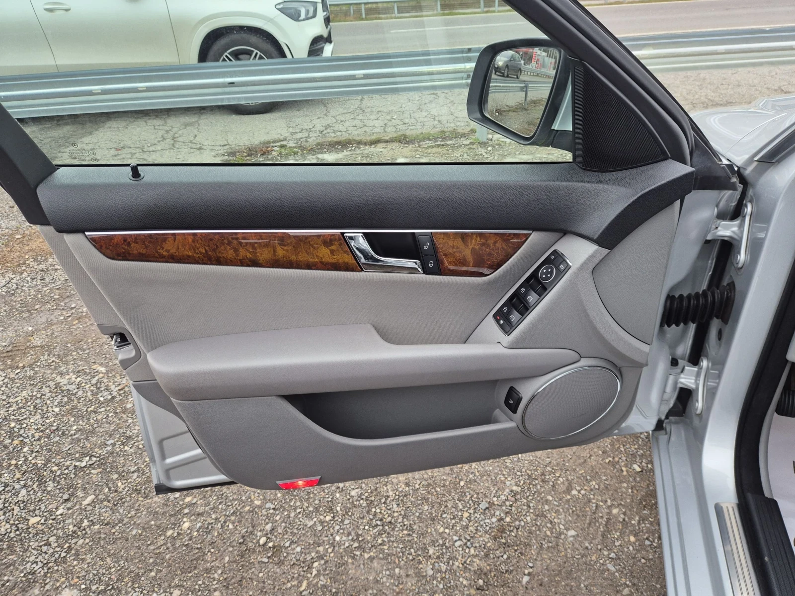 Mercedes-Benz C 200 KOMPR/AVTOMATIC, снимка 10 - Автомобили и джипове - 54259683